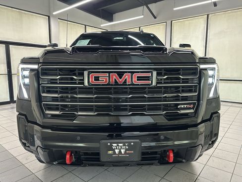Used 2025 GMC Sierra 2500 AT4 AWD/4WD image 14