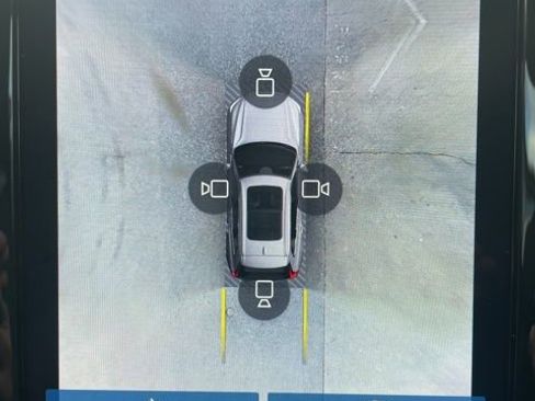 Certified 2025 Volvo XC60 B5 Plus image 22