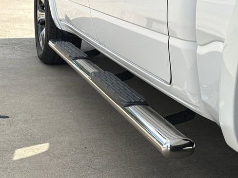 Used 2022 RAM 1500 Laramie AWD/4WD image 12