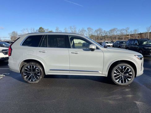 New 2026 Volvo XC90 B6 Plus w/ Protection Package Premier image 28