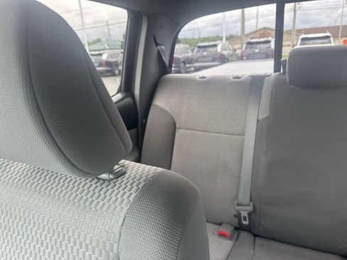 Used 2015 Toyota Tacoma 4x4 Double Cab w/ SR5 Package image 12