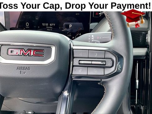 Used 2025 GMC Yukon AT4 w/ AT4 Premium Package AWD/4WD image 27