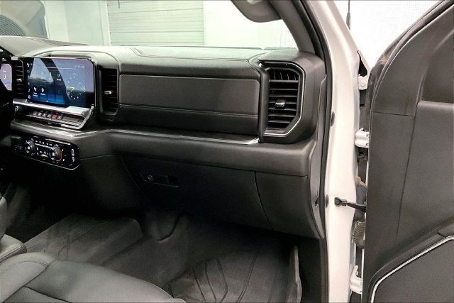 Used 2024 Chevrolet Silverado 2500 LTZ AWD/4WD image 19