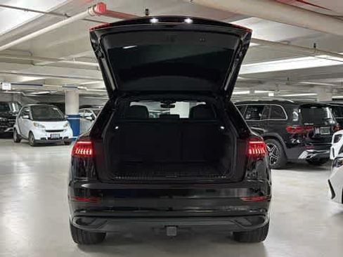 Used 2021 Audi Q8 Premium w/ Black Optic Package AWD/4WD image 7