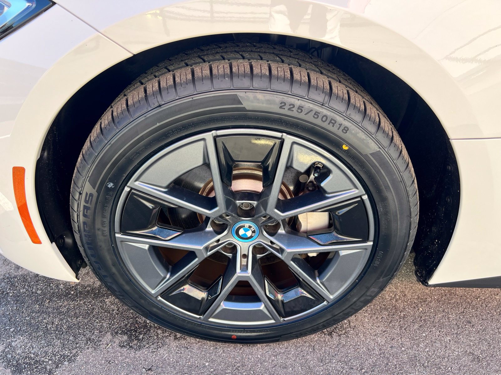 Used 2024 BMW i4 eDrive35 w/ Premium Package RWD image 16