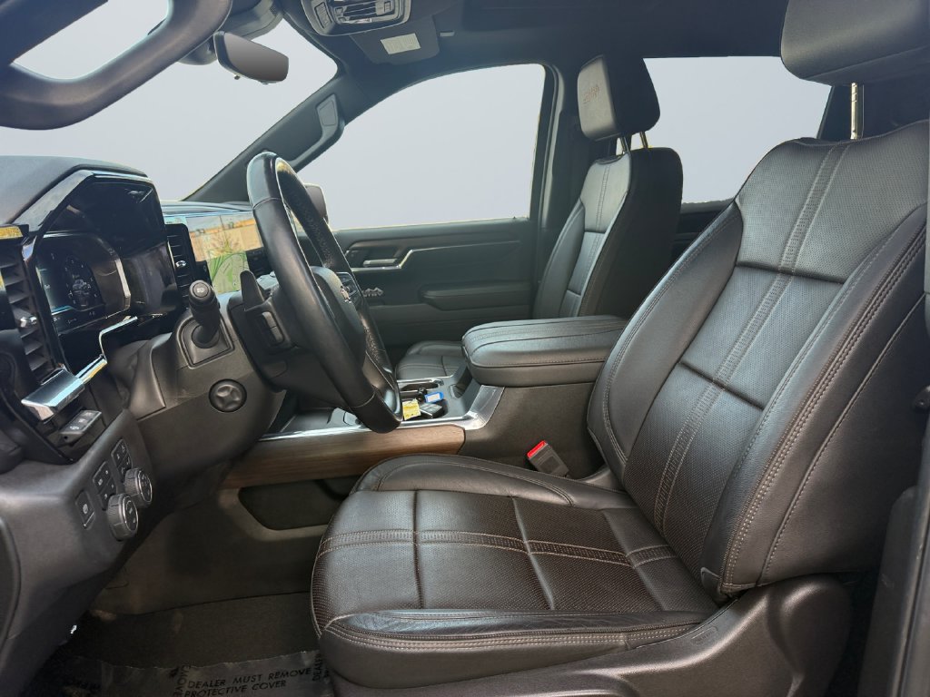 Used 2024 Chevrolet Silverado 1500 High Country w/ Technology Package AWD/4WD image 9