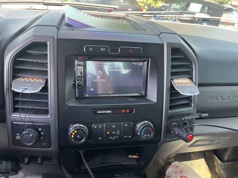 Used 2018 Ford F250 XL w/ Power Equipment Group AWD/4WD image 37