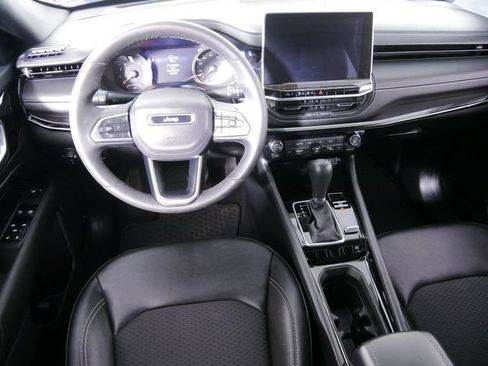Certified 2024 Jeep Compass Latitude w/ Convenience Group AWD/4WD image 4