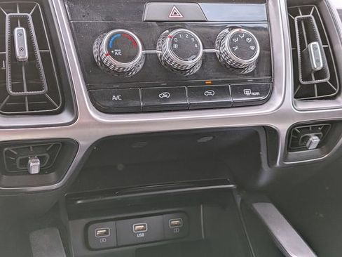 Used 2023 Kia Sorento LX AWD/4WD image 19