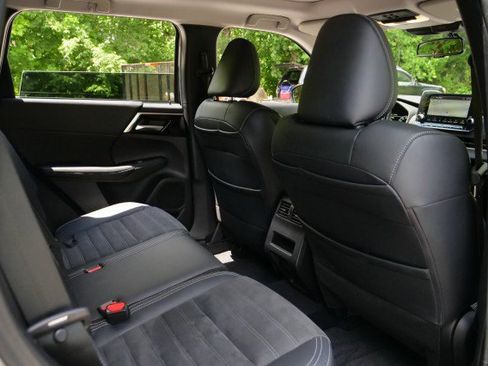 Used 2022 Mitsubishi Outlander SE FWD image 37