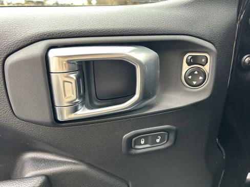 Used 2024 Jeep Wrangler Unlimited Rubicon w/ XTREMEE 35" Tire Package image 53