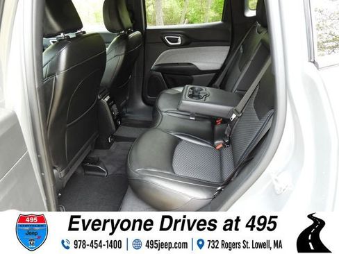Used 2023 Jeep Compass Latitude AWD/4WD image 13