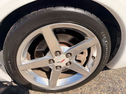 Used 2006 Chevrolet Corvette Convertible w/ Preferred Equipment Group image 21