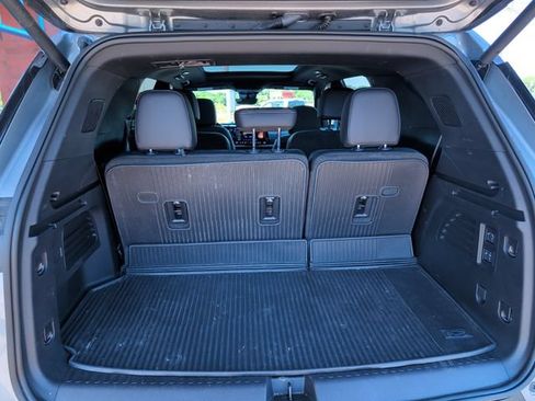 Used 2025 Chevrolet Traverse High Country w/ LPO, Floor Liner Package AWD/4WD image 21