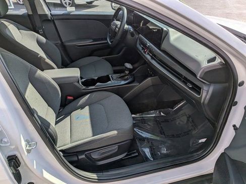Used 2025 Kia K4 FWD image 5