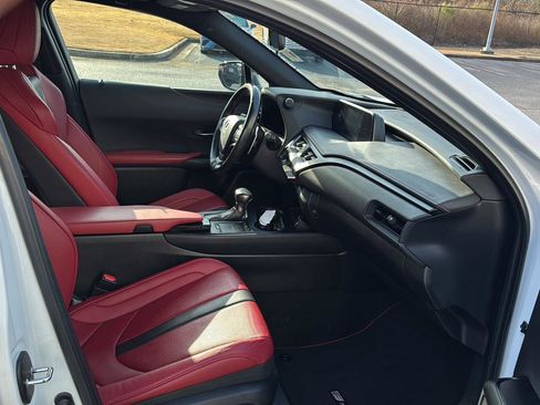 Used 2021 Lexus UX 200 F Sport w/ Accessory Package (Z2) image 11