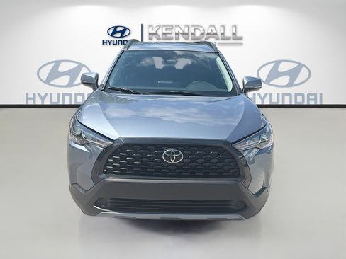 Used 2024 Toyota Corolla Cross LE FWD image 2