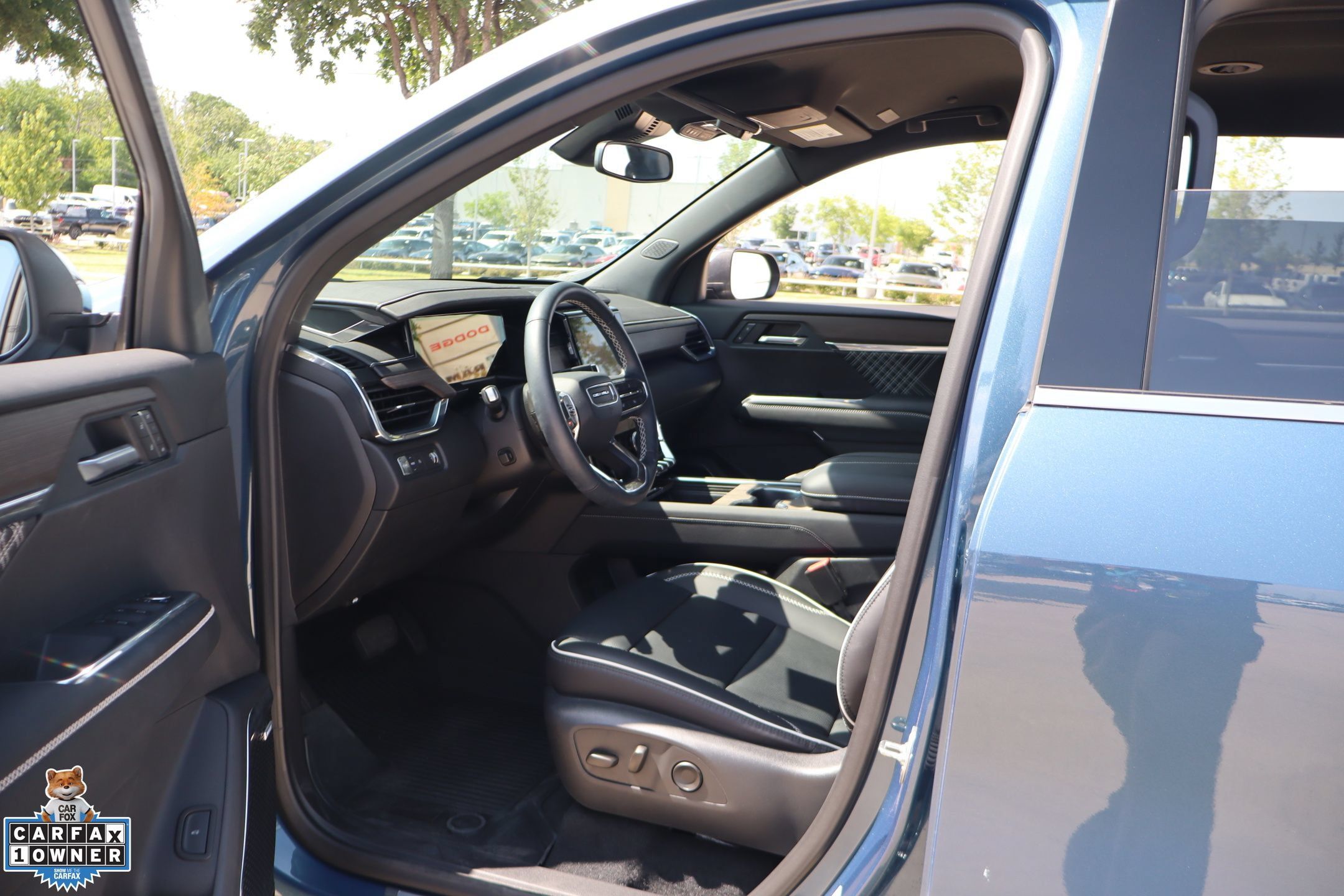 Used 2025 GMC Acadia Denali w/ LPO, Floor Liner Package FWD image 26