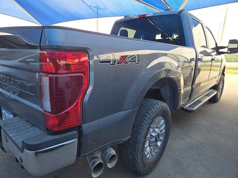 Used 2022 Ford F250 XLT w/ XLT Premium Package image 4