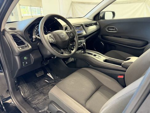 Used 2019 Honda HR-V EX image 9