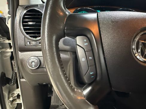Used 2012 Buick Enclave Leather FWD image 12