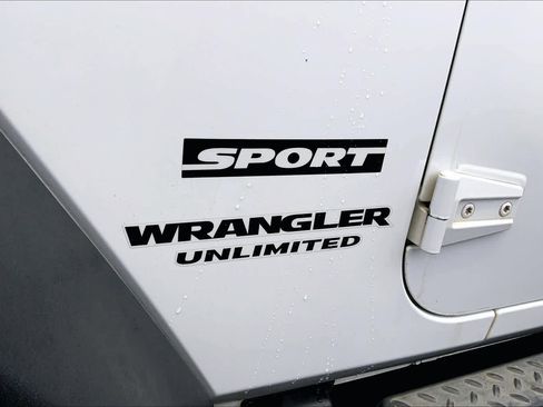 Used 2017 Jeep Wrangler Unlimited Sport w/ Quick Order Package 24S image 27