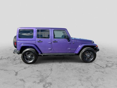 Used 2017 Jeep Wrangler Unlimited Sahara AWD/4WD image 9