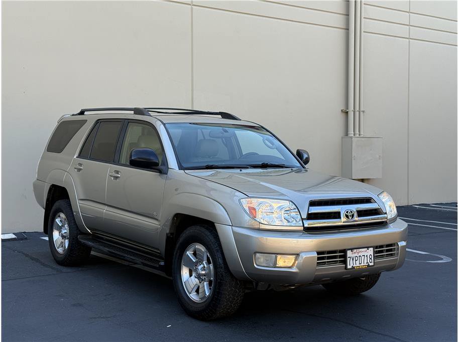Used 2005 Toyota 4Runner SR5 RWD image 2