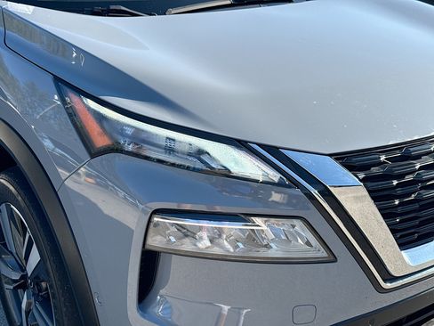 Used 2023 Nissan Rogue SL w/ SL Premium Package image 35