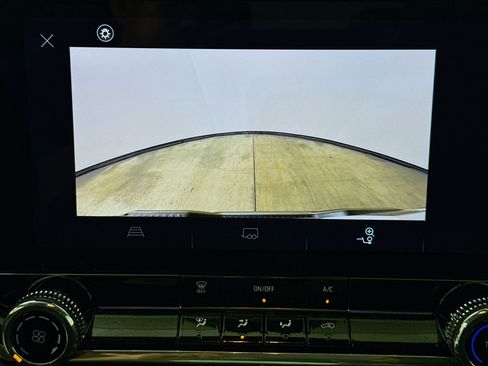 Used 2024 GMC Canyon Elevation image 14