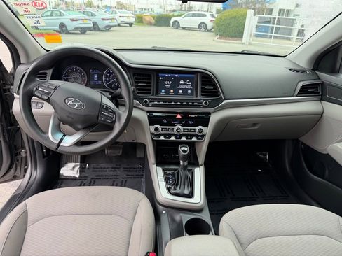 Used 2020 Hyundai Elantra SEL FWD image 13