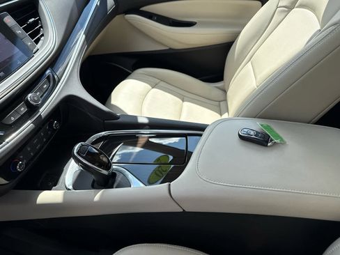 Used 2020 Buick Enclave Premium w/ Sun and Sites Package AWD/4WD image 19