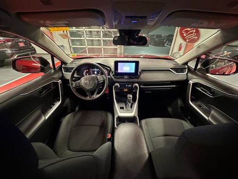 Certified 2025 Toyota RAV4 LE AWD/4WD image 10