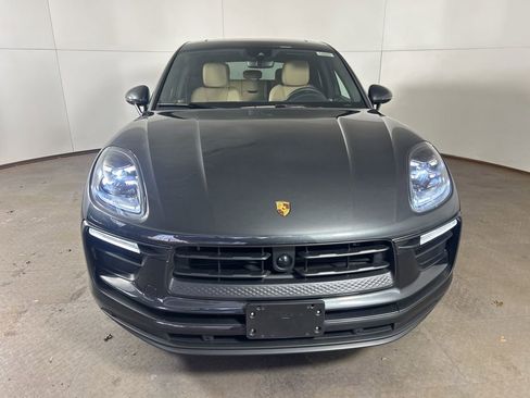 Certified 2025 Porsche Macan image 11