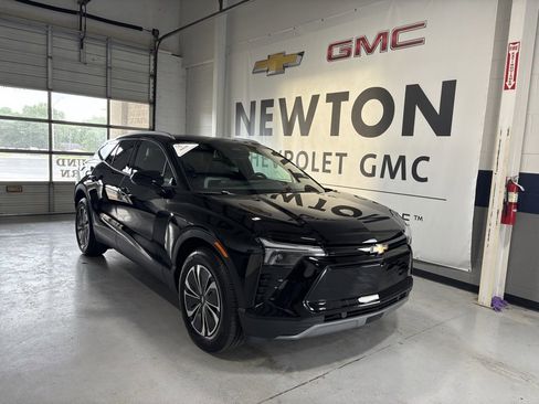 New 2025 Chevrolet Blazer EV LT image 2