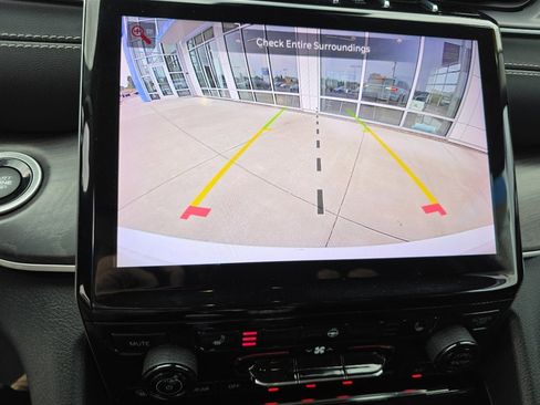 Used 2023 Jeep Grand Cherokee Limited image 27