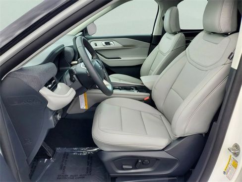 New 2025 Ford Explorer Active w/ Active Comfort Package image 14