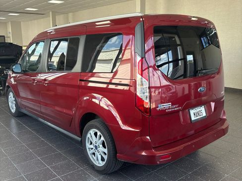 Used 2019 Ford Transit Connect XLT FWD image 4