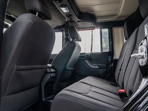 Used 2018 Jeep Wrangler Unlimited Sport S AWD/4WD image 18