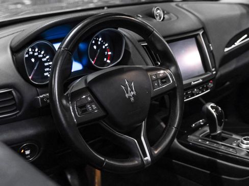 Used 2017 Maserati Levante AWD/4WD image 13