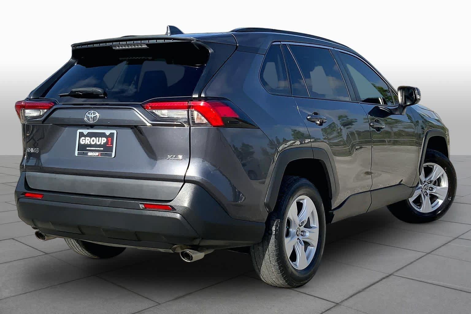 Used 2021 Toyota RAV4 XLE FWD image 13