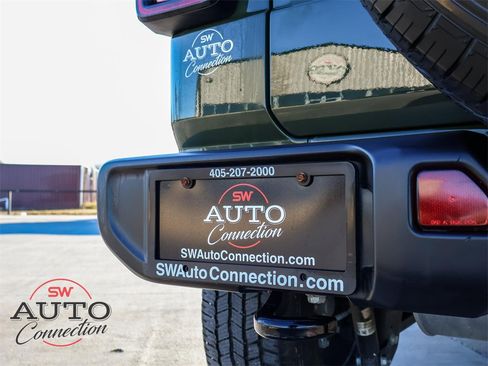 Used 2022 Jeep Wrangler Unlimited Sahara image 12