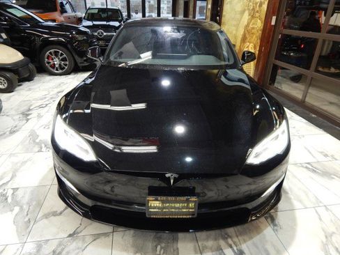 Used 2022 Tesla Model S Plaid image 3