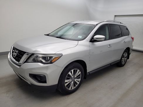 Used 2020 Nissan Pathfinder S AWD/4WD image 2