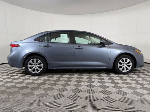 Used 2022 Toyota Corolla LE FWD image 8