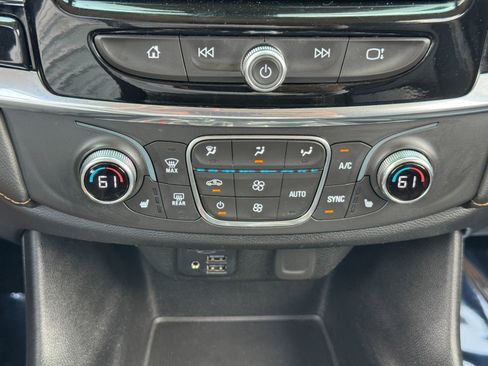 Used 2020 Chevrolet Traverse RS image 31