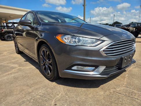 Used 2018 Ford Fusion S w/ Equipment Group 101A FWD image 3