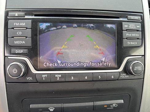 Used 2018 Nissan Frontier S RWD image 19