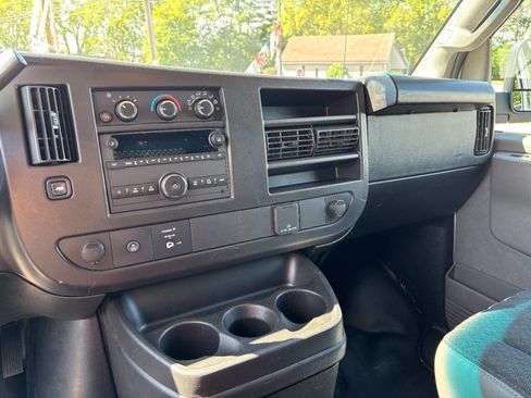 Used 2024 GMC Savana 2500 w/ Driver Convenience Package image 10