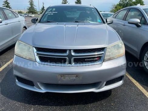 Used 2013 Dodge Avenger SE FWD image 2
